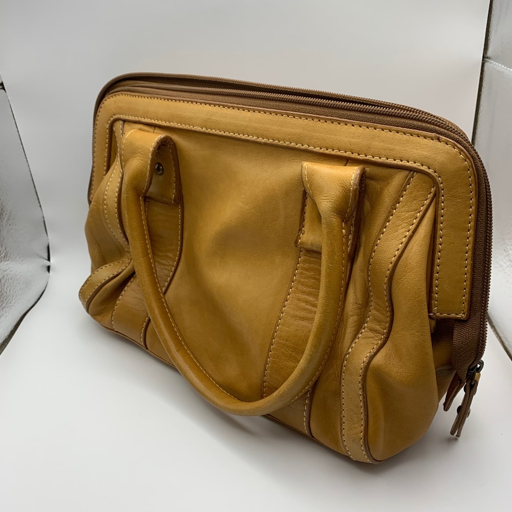 LEATHER  'DOC" BAG